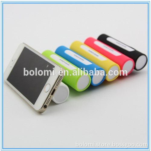 2016 hot selling ultr thin power bank 2600mah for smart phone,with Silicone sucker and phone stand portable phone charger